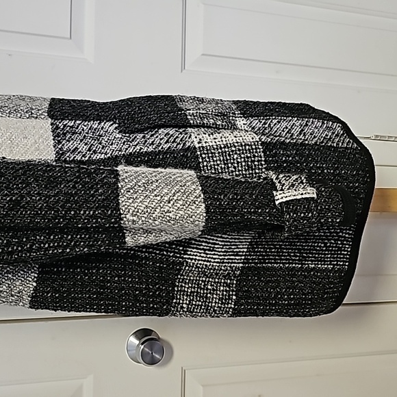 Guess preppi business Casual plaid lapel jacket. Size medium. Black and … - Picture 6 of 16